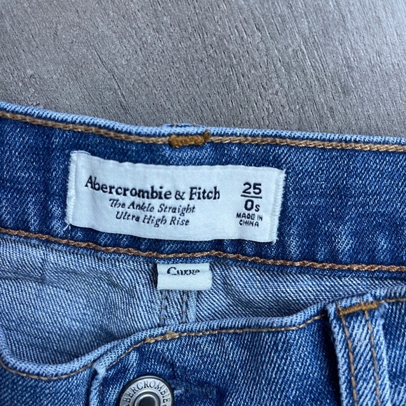 Abercrombie & Fitch Curve Love Ultra High Rise Ankle Straight Jean Size 25 - Picture 4 of 5